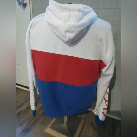 Pac-Man Hoodie Size Medium. FF238 - Picture 3 of 6